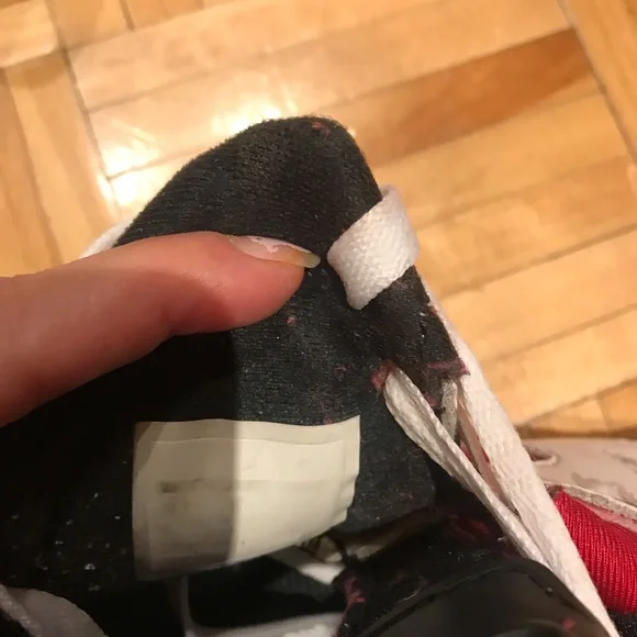 Air Jordan Retro 6 Carmine GS (2021) - Picture 7 of 11